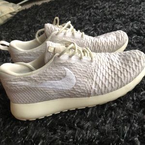 Flyknit Nike Roshes